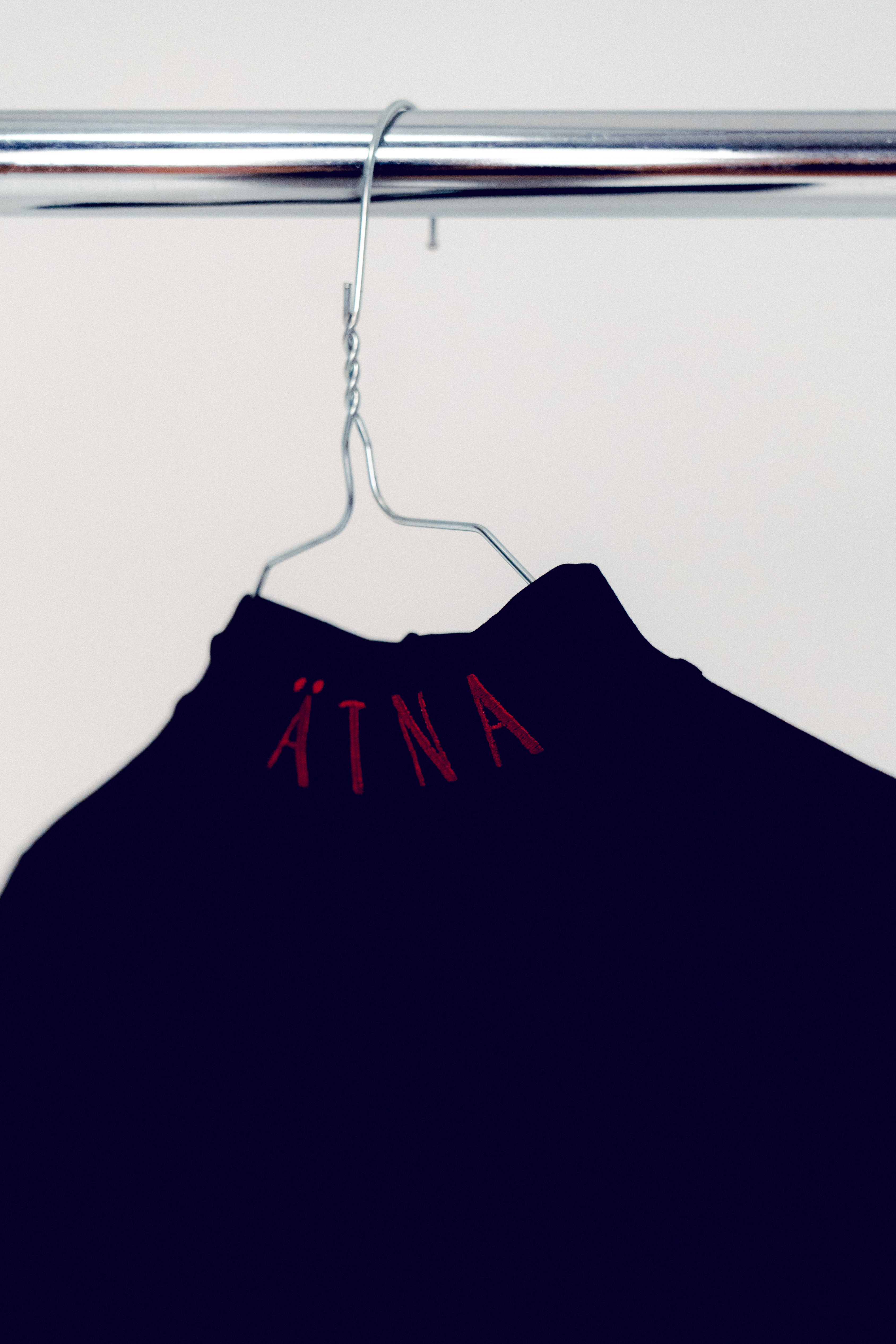 Thumbnail 2 von Bodysuit (black / red lettering)